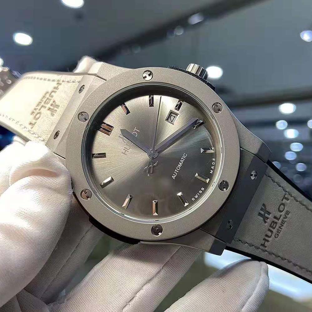 Hublot Men Classic Fusion Racing Grey Titanium 42 mm (4)