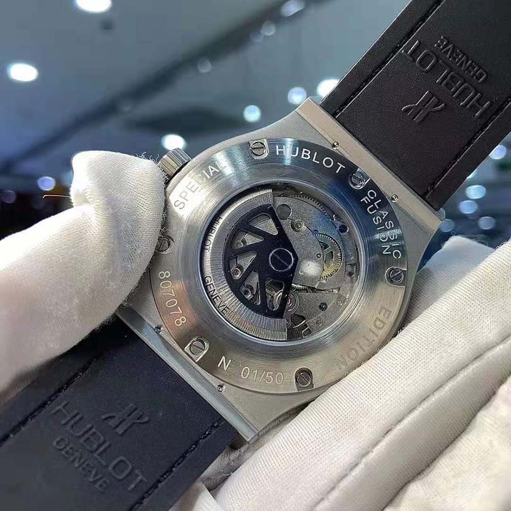 Hublot Men Classic Fusion Racing Grey Titanium 42 mm (6)