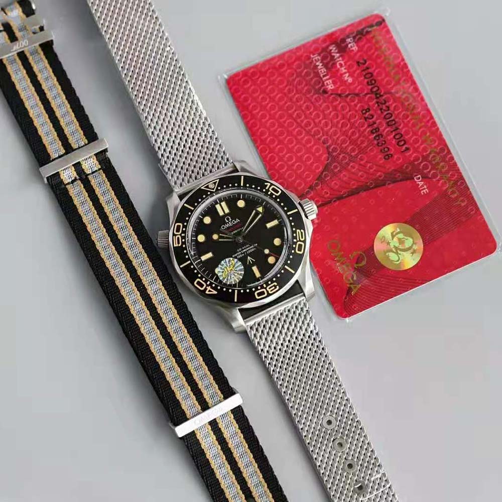 Omega Men Seamaster Diver 300M Co-Axial Master Chronometer 42 mm 007 Edition-Black (2)-1