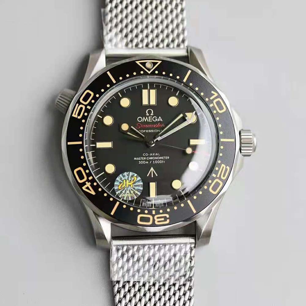 Omega Men Seamaster Diver 300M Co-Axial Master Chronometer 42 mm 007 Edition-Black (3)-1