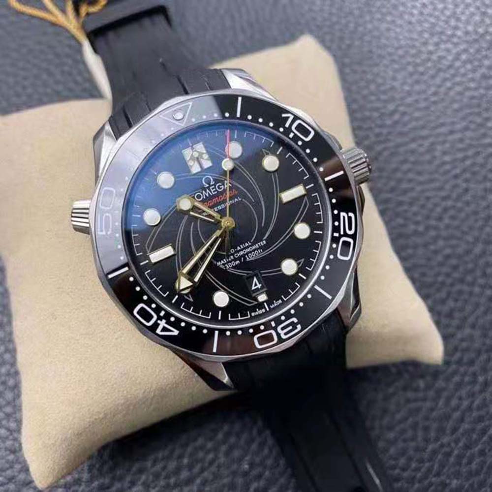 Omega Men Seamaster Diver 300M Co-Axial Master Chronometer 42 mm-Black (3)