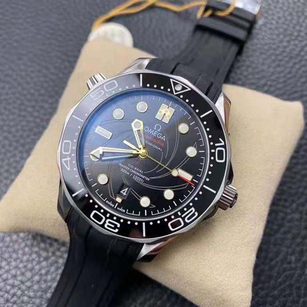 Omega Men Seamaster Diver 300M Co-Axial Master Chronometer 42 mm-Black (4)