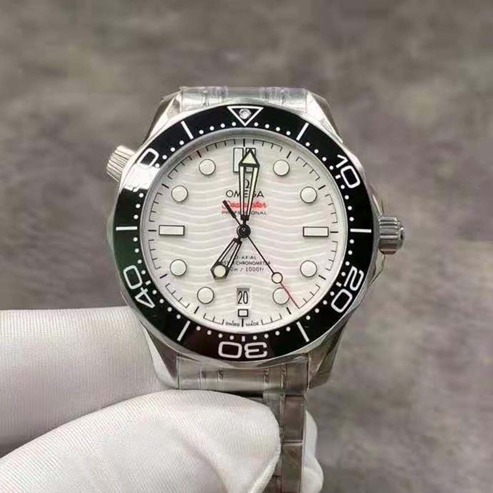 Omega Men Seamaster Diver 300M Co-Axial Master Chronometer 42 mm in Stainless Steel-White (2)