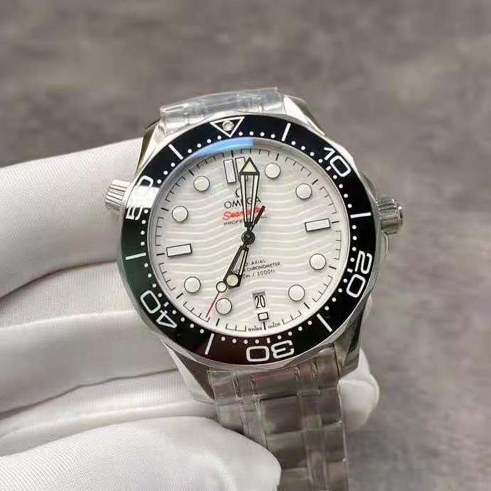 Omega Men Seamaster Diver 300M Co-Axial Master Chronometer 42 mm in Stainless Steel-White (3)