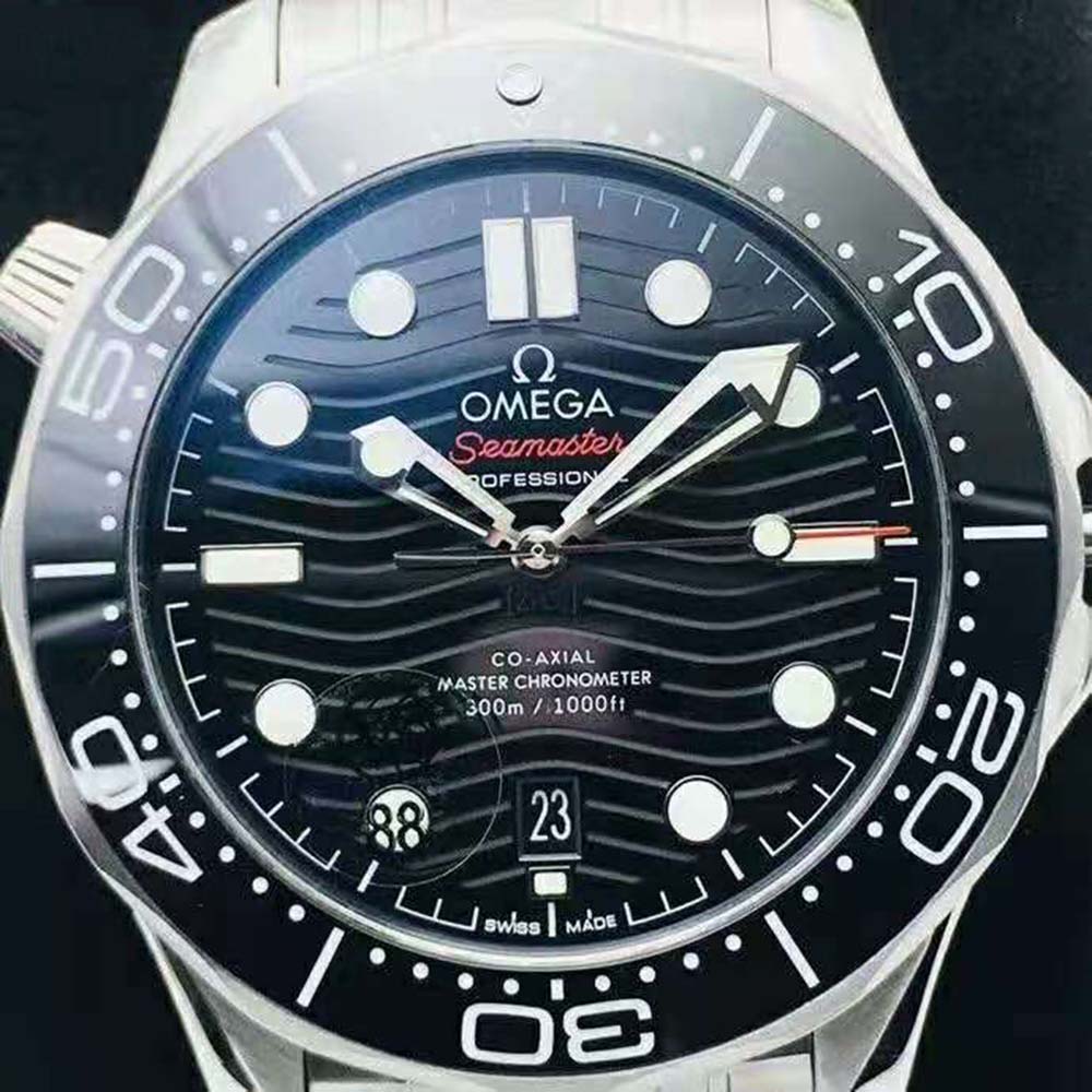 Omega Men Seamaster Diver 300M Co‑Axial Master Chronometer 42 mm in Stainless Steel-Black (4)-1