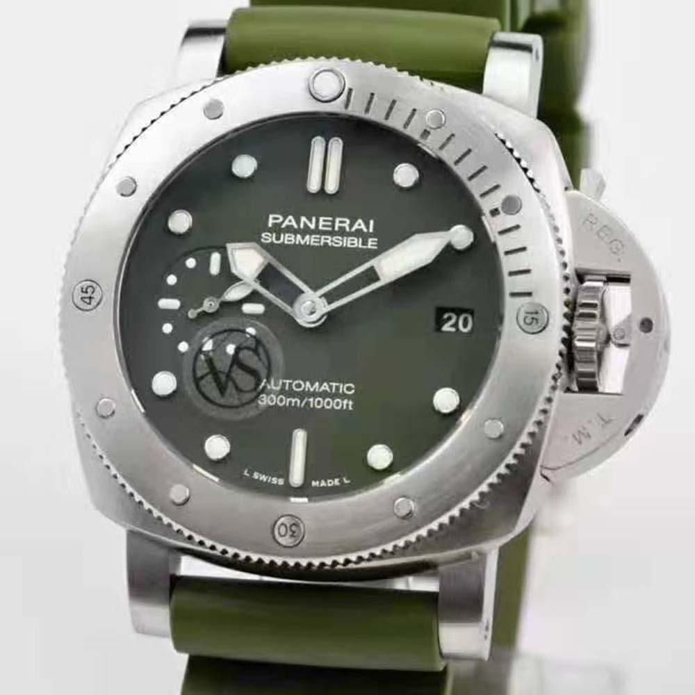 Panerai Men Submersible 42 mm in Stainless Steel-Green (5)