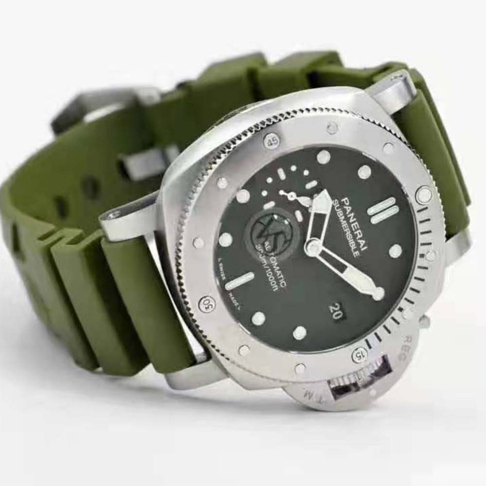 Panerai Men Submersible 42 mm in Stainless Steel-Green (6)