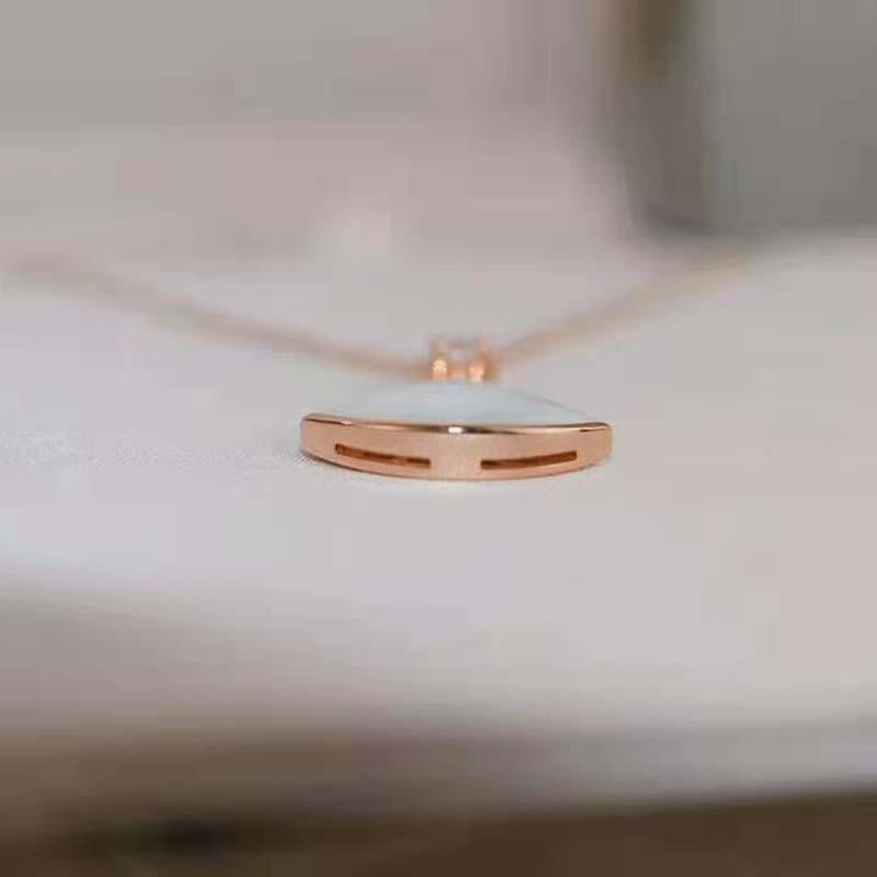 Bulgari Women Divas Dream Necklace in Rose Gold with Mother of Pearl-White (6)