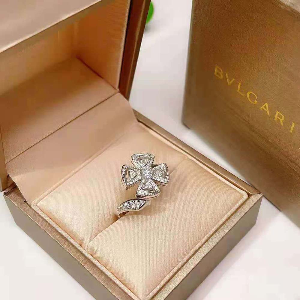 Bulgari Women Fiorever Ring in White Gold with Diamonds-Silver (3)