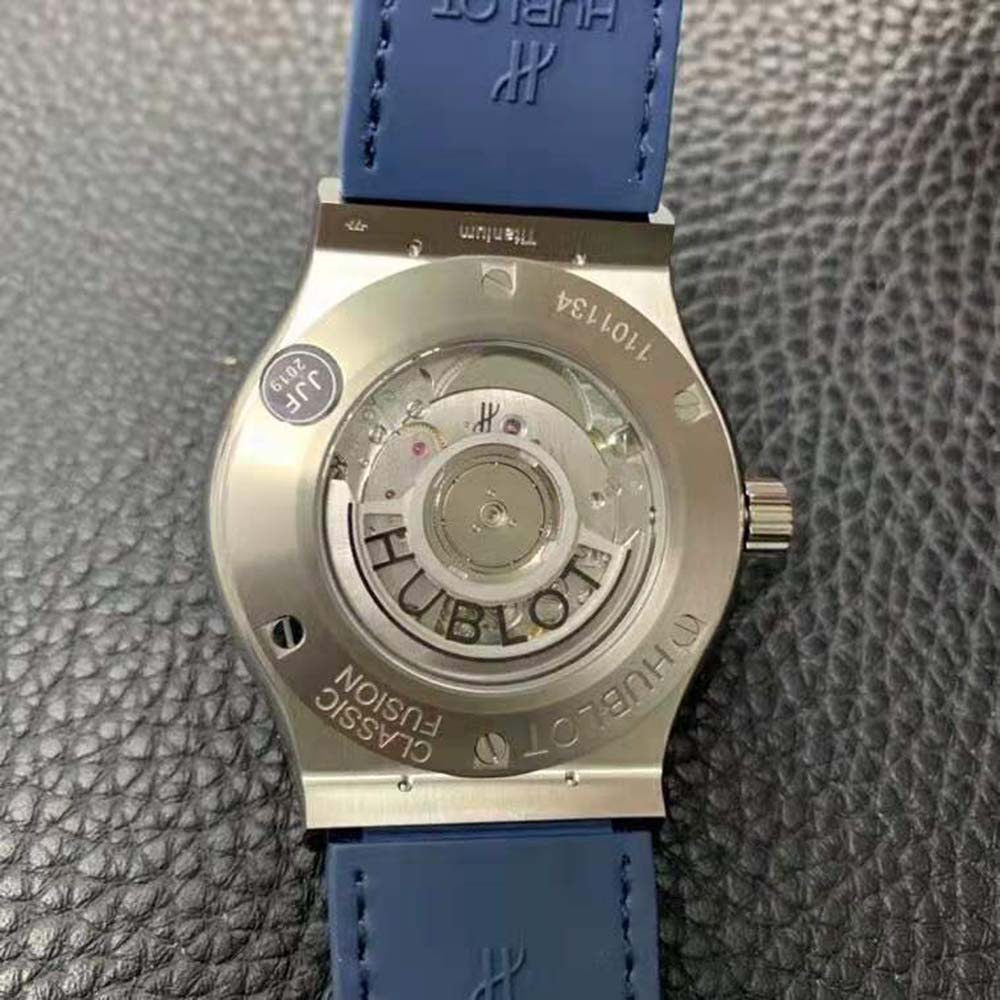 Hublot Men Classic Fusion Titanium Blue 42 mm (6)