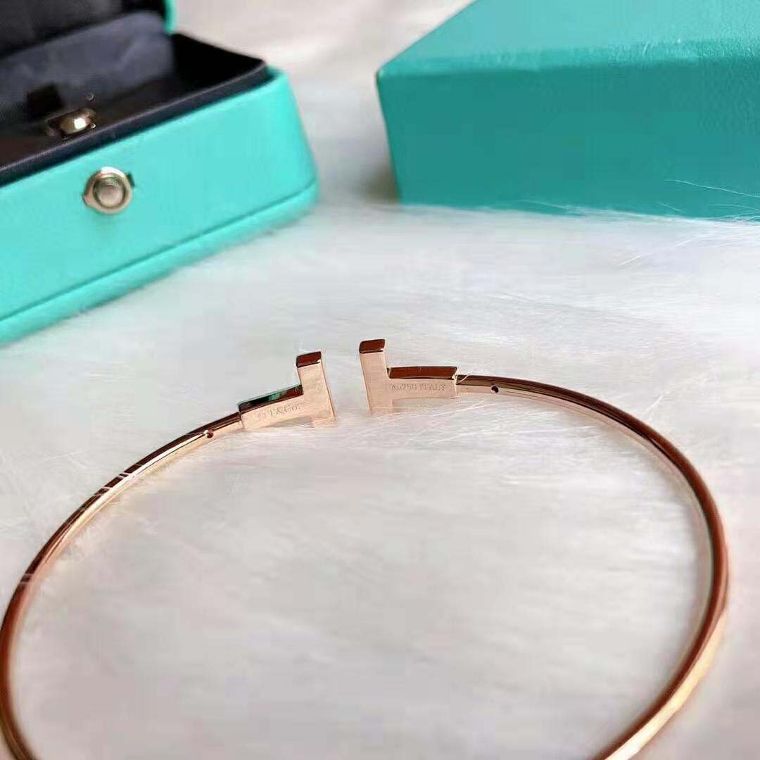 Tiffany T Wire Bracelet in Rose Gold with Diamonds and Mother-of-pearl (4)