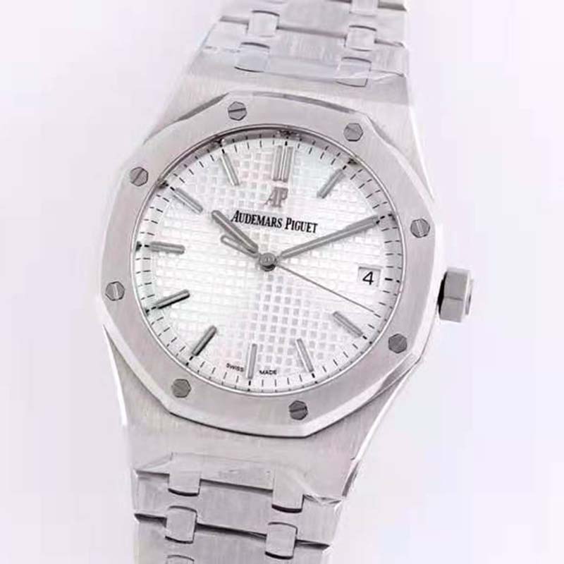 Audemars Piguet Men Royal Oak Selfwinding 41 mm in Stainless Steel-Silver (2)