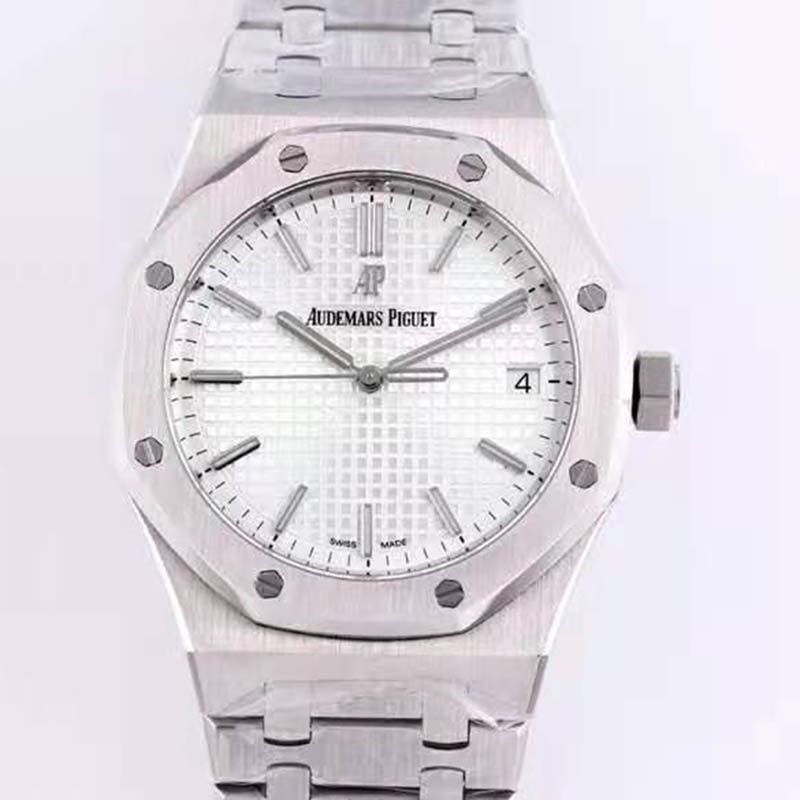 Audemars Piguet Men Royal Oak Selfwinding 41 mm in Stainless Steel-Silver (4)