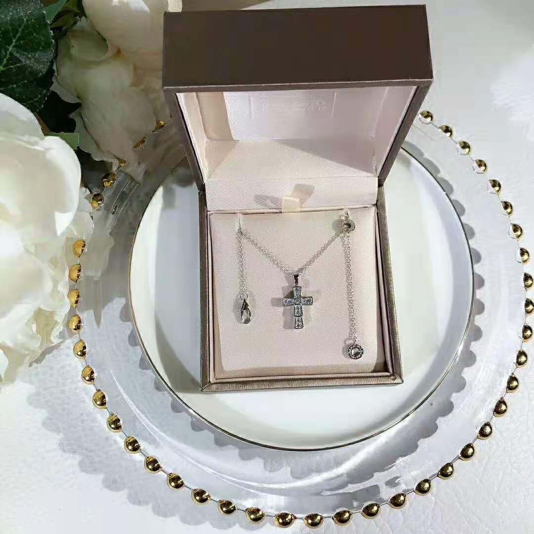 Bulgari Unisex Croce Pendants Necklace in White Gold and PaPave Diamonds-Silver (3)