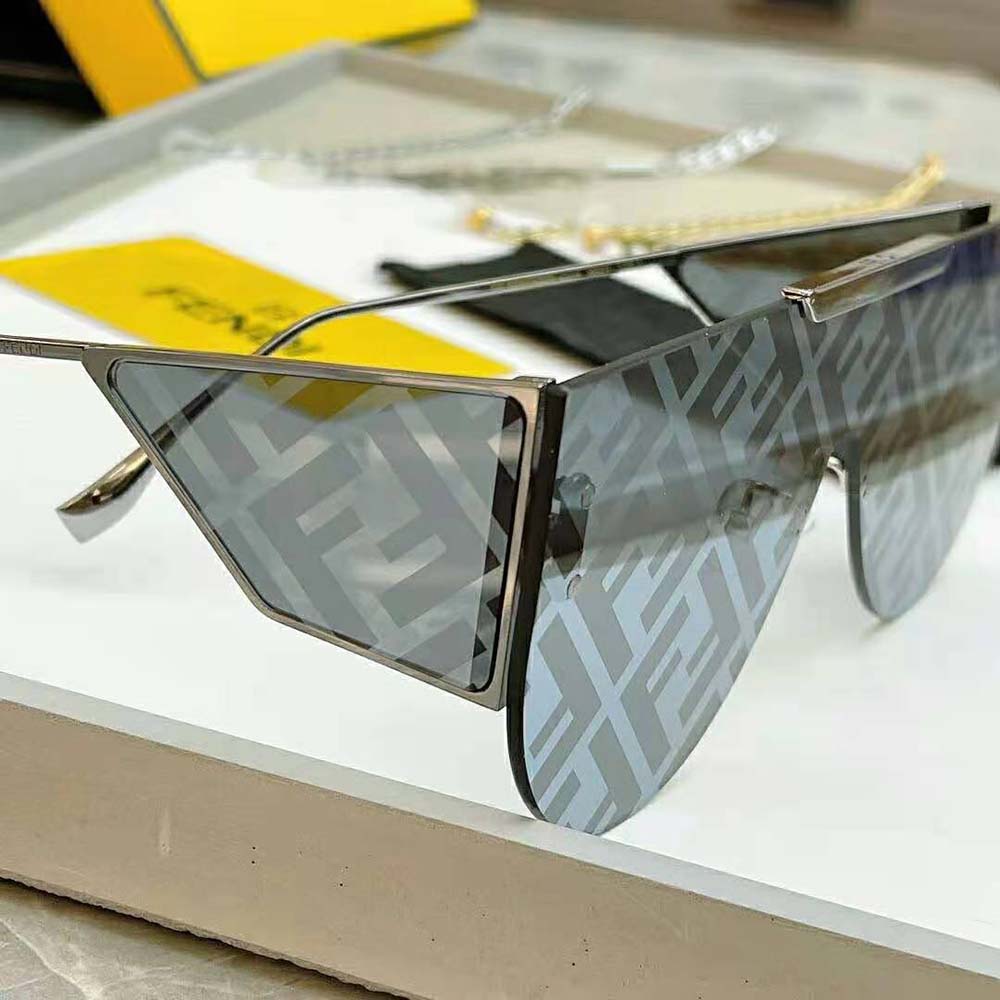 Fendi Men Fabulous 2.0 Dark Gray Sunglasses (3)