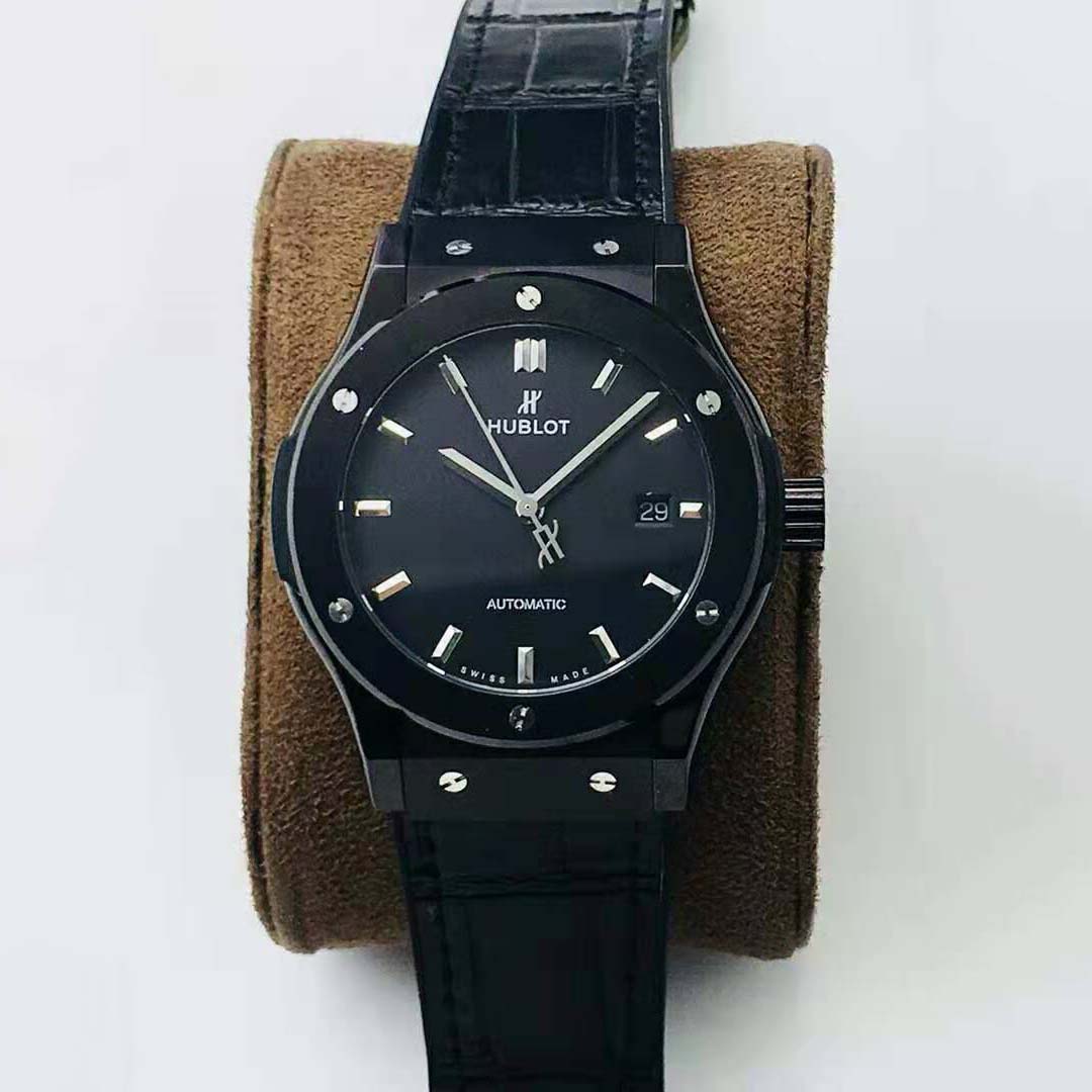 Hublot Men Classic Fusion Black Magic 45 mm (2)