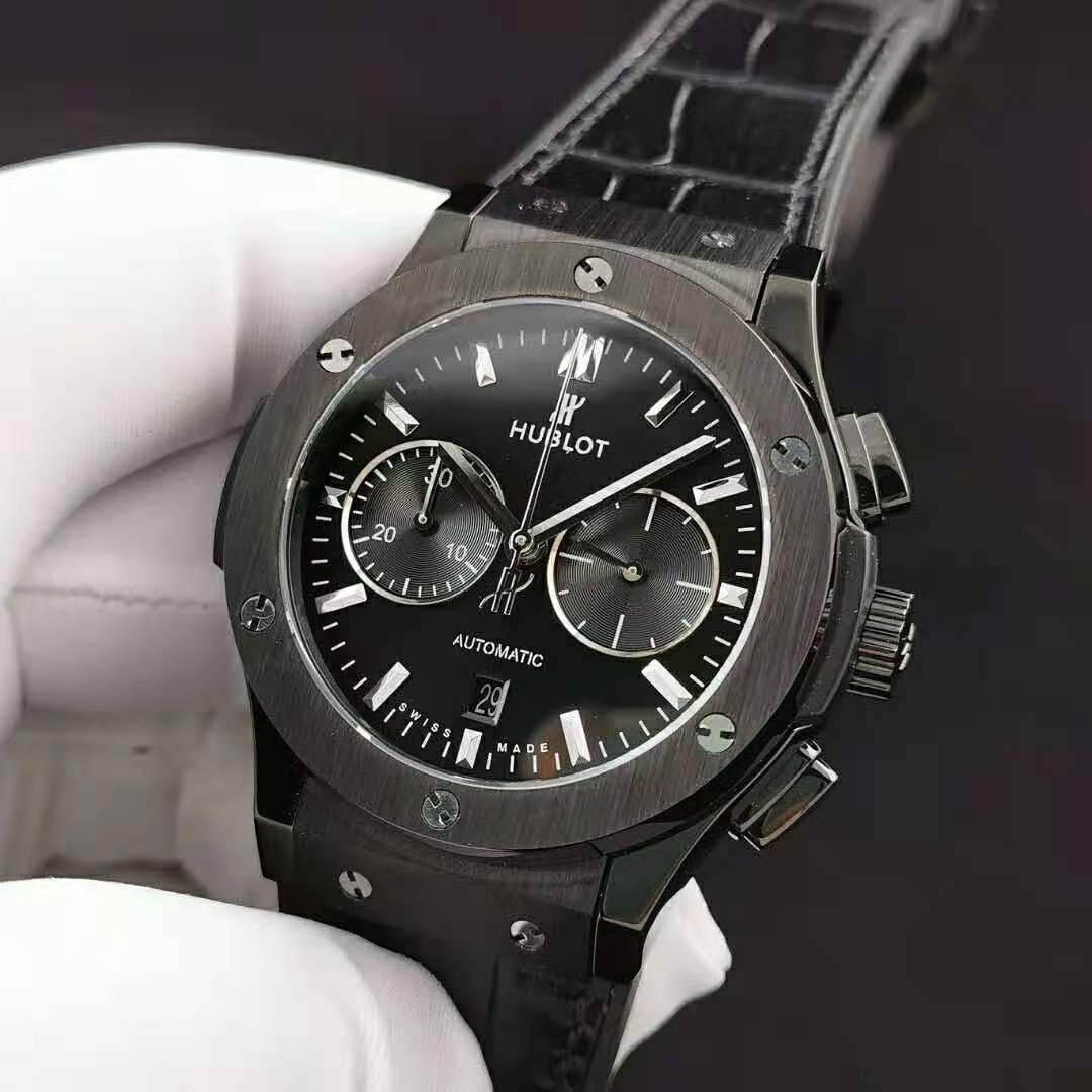 Hublot Men Classic Fusion Chronograph Black Magic 45 mm (3)