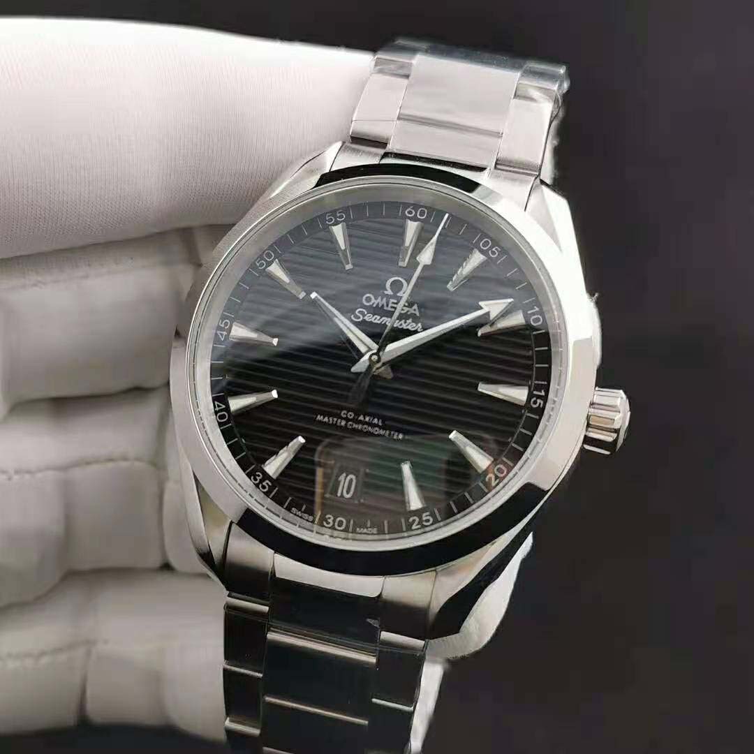 Omega Men Seamaster Aqua Terra 150M Co‑Axial Master Chronometer 41 mm in Steel-Black (4)