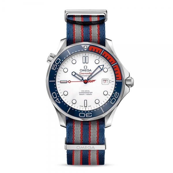 Omega Men Seamaster Diver 300M Co‑Axial Chronometer 41 mm in Steel-White