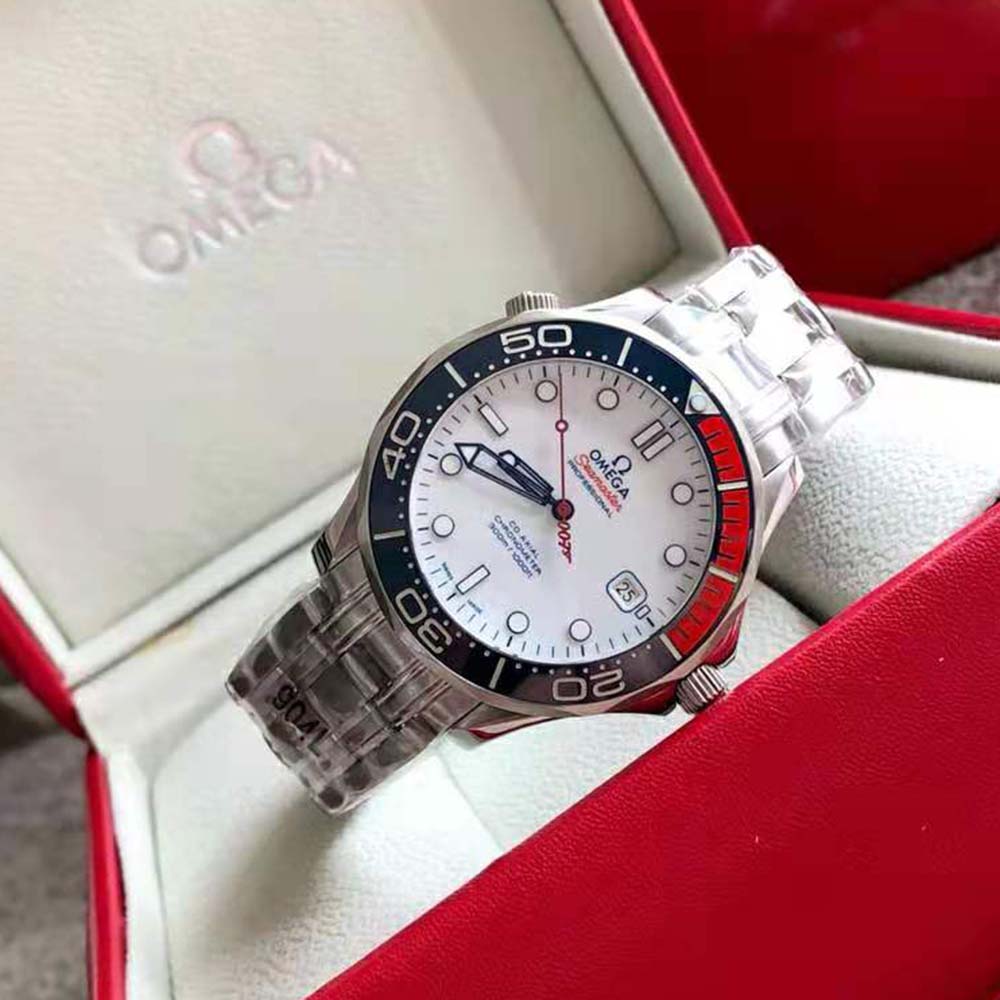 Omega Men Seamaster Diver 300M Co‑Axial Chronometer 41 mm in Steel-White (3)