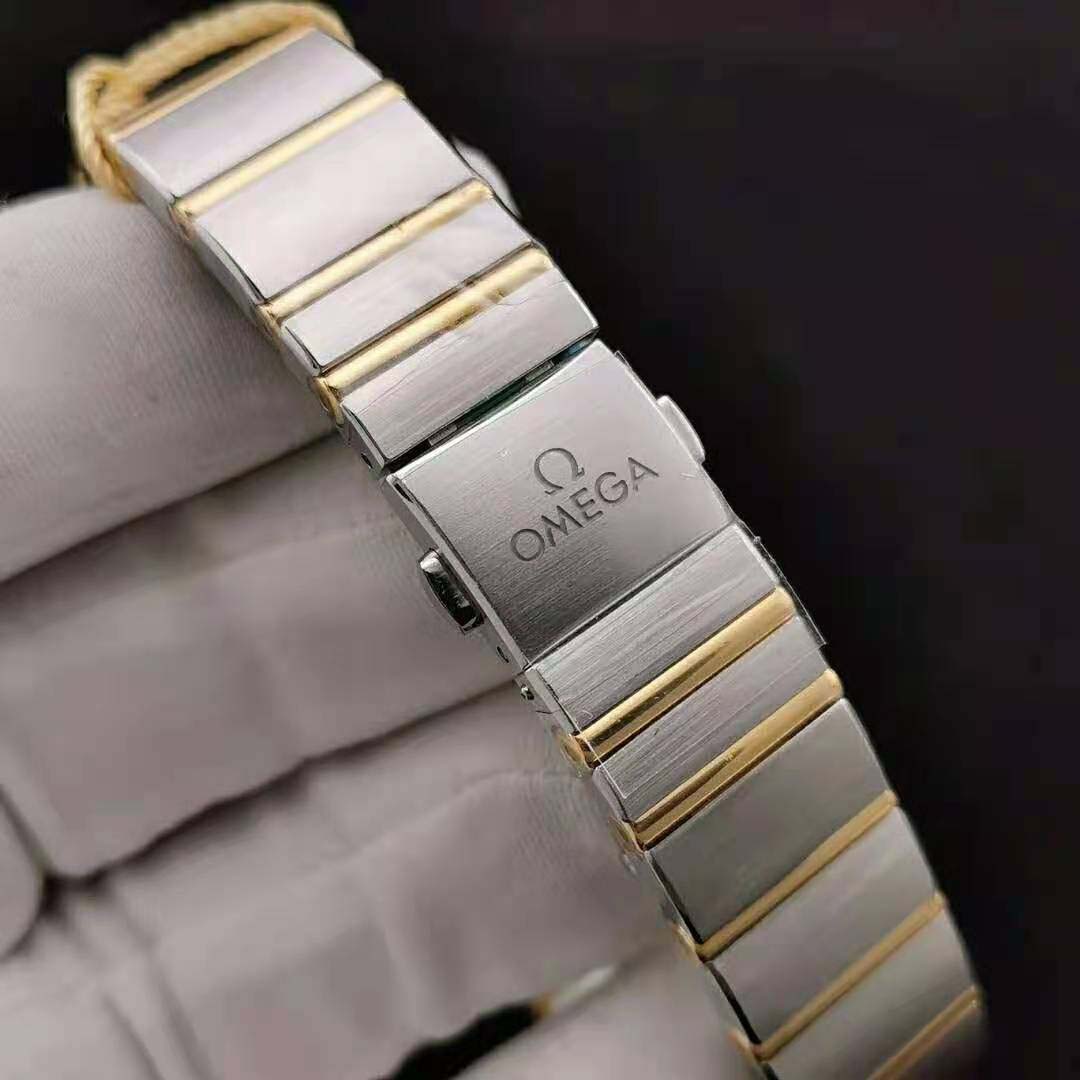 Omega Women Constellation Quartz 28 mm in Steel and Yellow Gold-White (9)