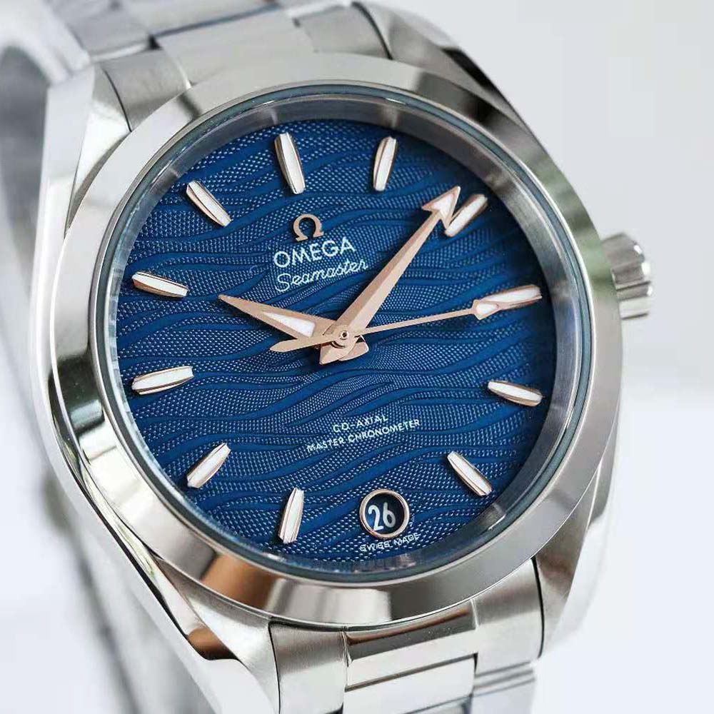 Omega Women Seamaster Aqua Terra 150M Co‑Axial Master Chronometer 34 mm in Steel-Blue (4)