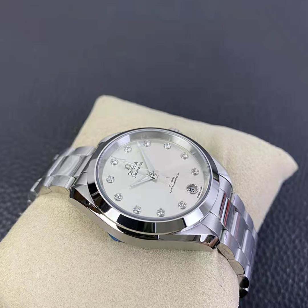 Omega Women Seamaster Aqua Terra 150M Co‑Axial Master Chronometer 34 mm in Steel-Silver (5)