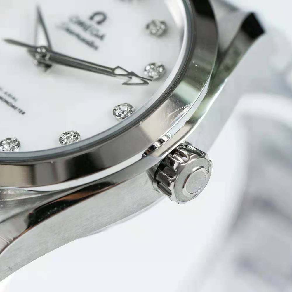 Omega Women Seamaster Aqua Terra 150M Co‑Axial Master Chronometer 34 mm in Steel-White (5)