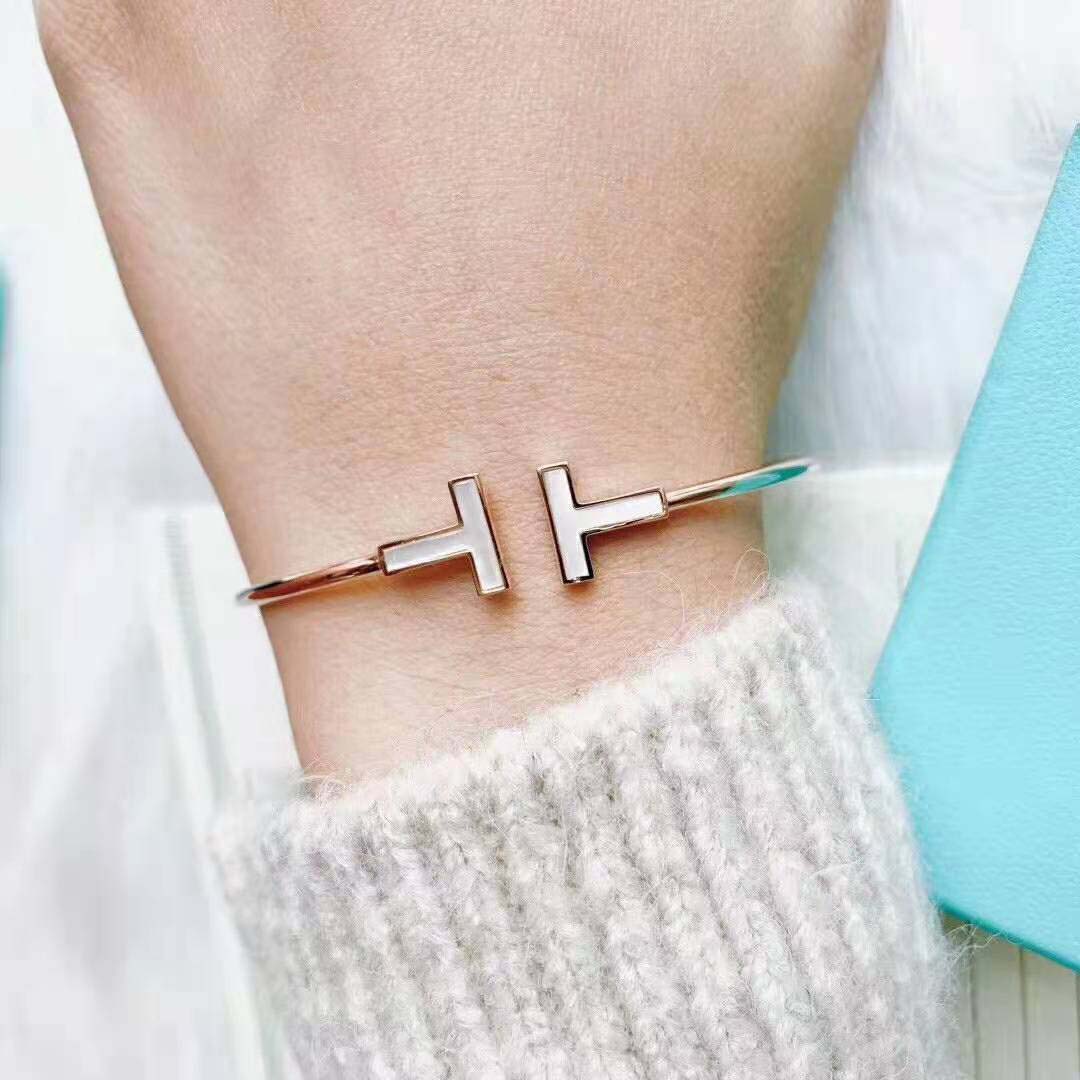 Tiffany T Wire Bracelet in Rose Gold with Mother-of-pearl (4)