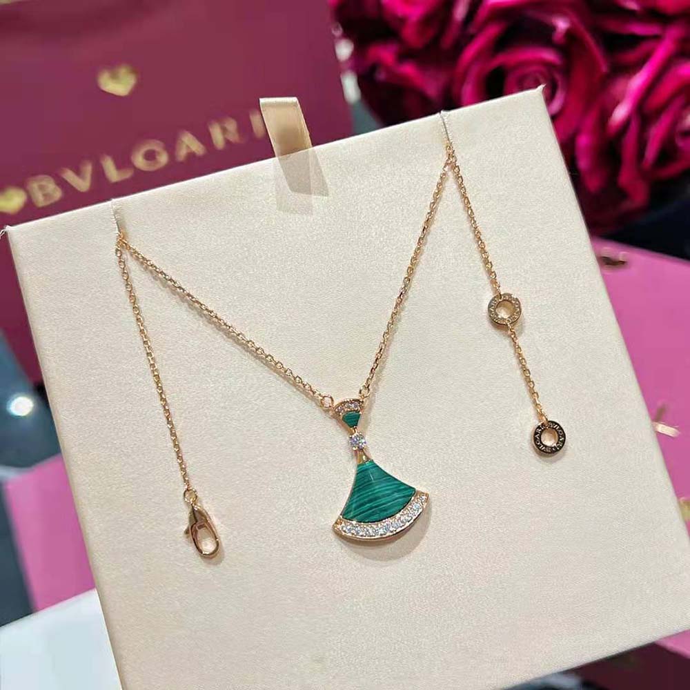 Bvlgari Women DIVAS’ DREAM Necklace in 18 KT Rose Gold with Pendant Set-Green (3)