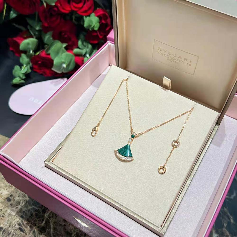 Bvlgari Women DIVAS’ DREAM Necklace in 18 KT Rose Gold with Pendant Set-Green (4)