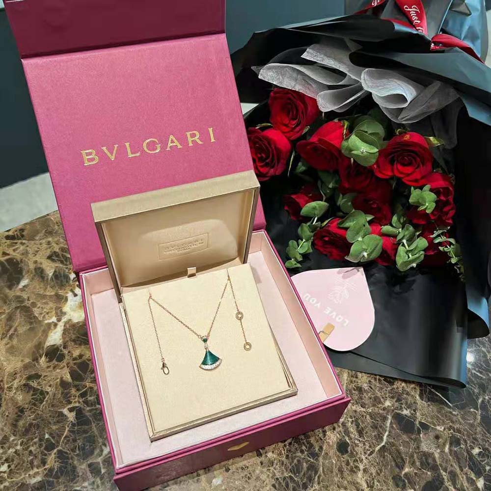Bvlgari Women DIVAS’ DREAM Necklace in 18 KT Rose Gold with Pendant Set-Green (5)