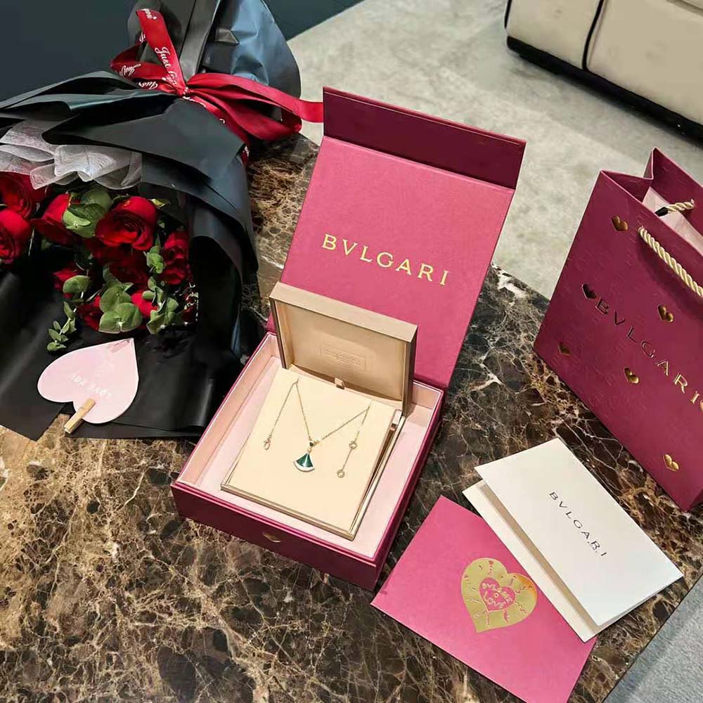 Bvlgari Women DIVAS’ DREAM Necklace in 18 KT Rose Gold with Pendant Set-Green (6)