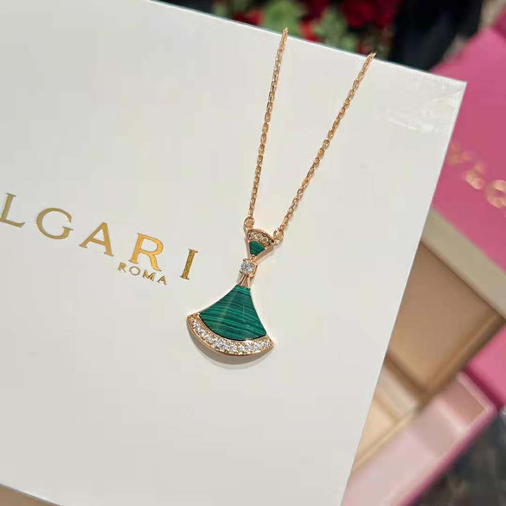 Bvlgari Women DIVAS’ DREAM Necklace in 18 KT Rose Gold with Pendant Set-Green (7)