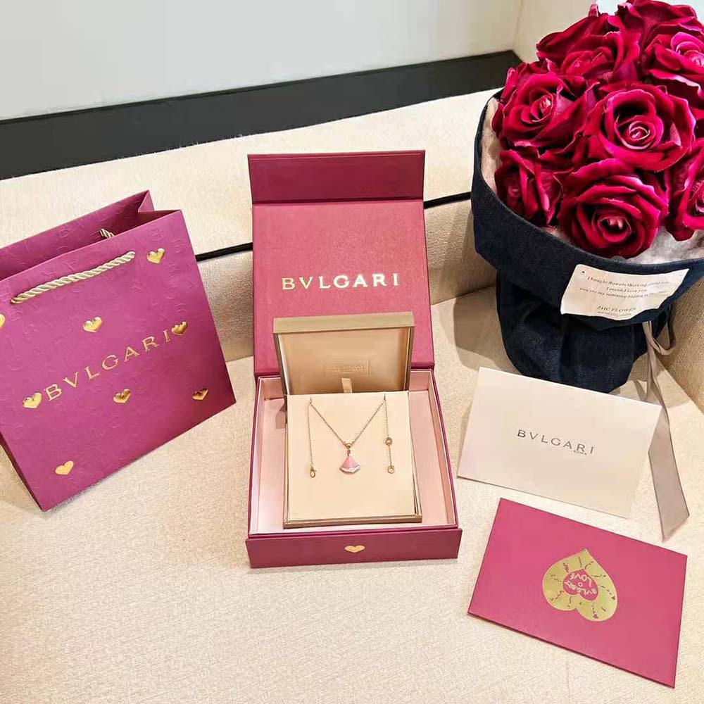 Bvlgari Women DIVAS’ DREAM Necklace in 18 KT Rose Gold with Pendant Set-Pink (2)