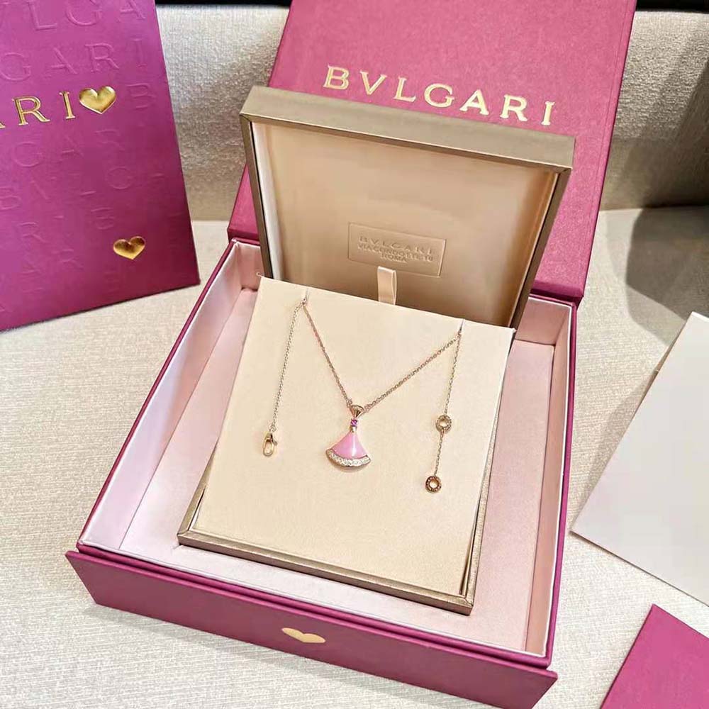 Bvlgari Women DIVAS’ DREAM Necklace in 18 KT Rose Gold with Pendant Set-Pink (3)