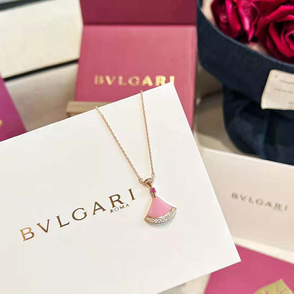 Bvlgari Women DIVAS’ DREAM Necklace in 18 KT Rose Gold with Pendant Set-Pink (5)