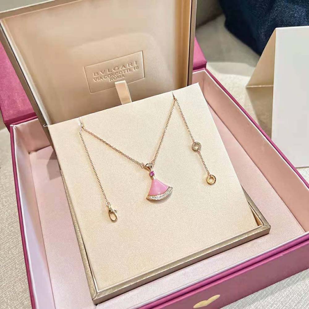Bvlgari Women DIVAS’ DREAM Necklace in 18 KT Rose Gold with Pendant Set-Pink (7)