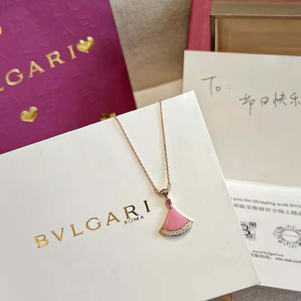 Bvlgari Women DIVAS’ DREAM Necklace in 18 KT Rose Gold with Pendant Set-Pink (8)
