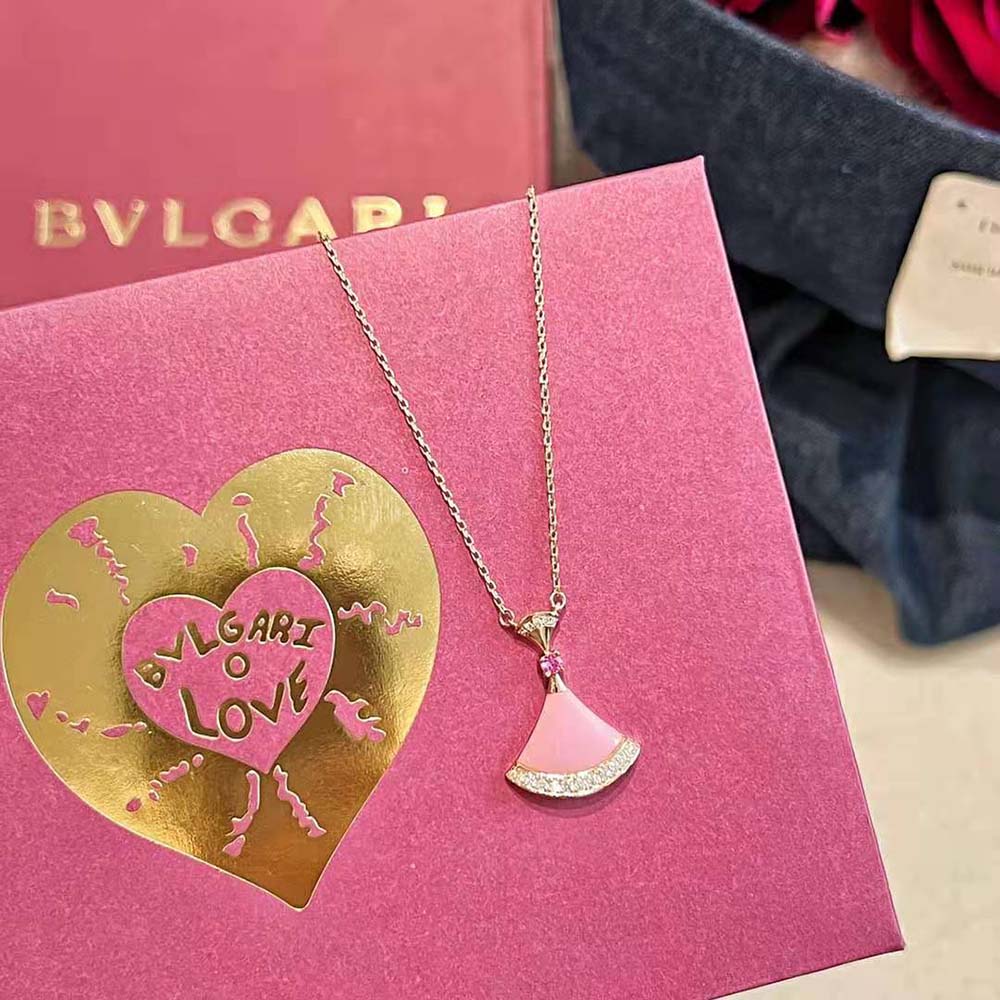 Bvlgari Women DIVAS’ DREAM Necklace in 18 KT Rose Gold with Pendant Set-Pink (9)