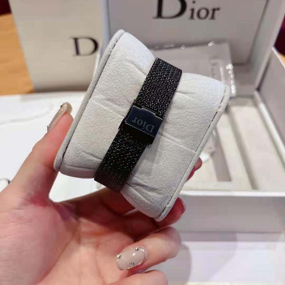 Dior Women La D de Dior Black Ultramatte Ø 34 mm Black Ultramatte Steel and Black Diamonds (7)
