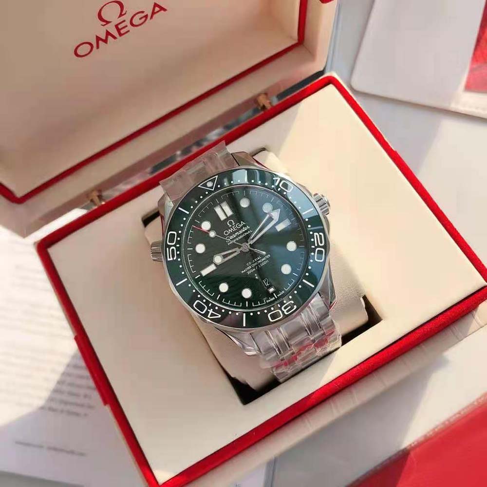 Omega Men Co‑Axial Master Chronometer 42 mm in Stainless Steel-Green (3)