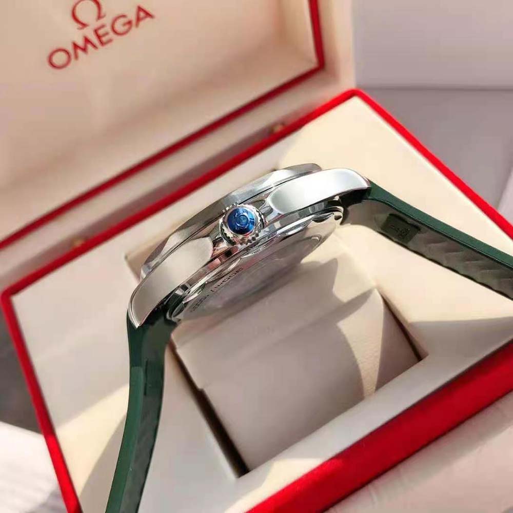 Omega Men Co‑Axial Master Chronometer 42 mm in Stainless Steel-Green (8)