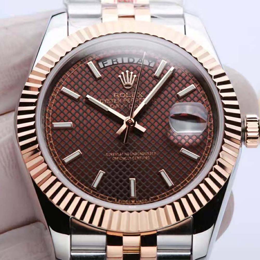 Rolex Men More Day-Date Technical Details 40 mm in Everose Gold (3)