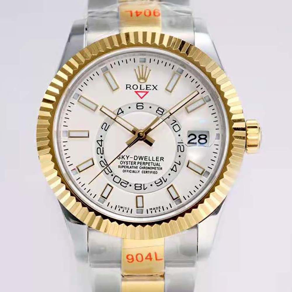 Rolex Men More Sky-Dweller Technical Details 42 mm in Oystersteel and Yellow Gold (2)