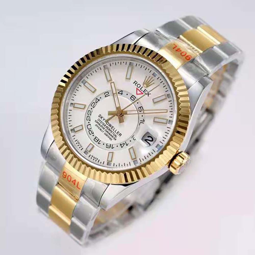 Rolex Men More Sky-Dweller Technical Details 42 mm in Oystersteel and Yellow Gold (6)