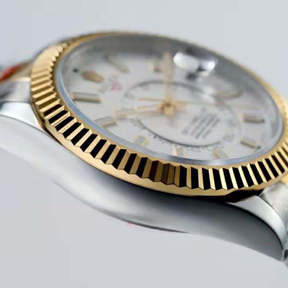 Rolex Men More Sky-Dweller Technical Details 42 mm in Oystersteel and Yellow Gold (8)