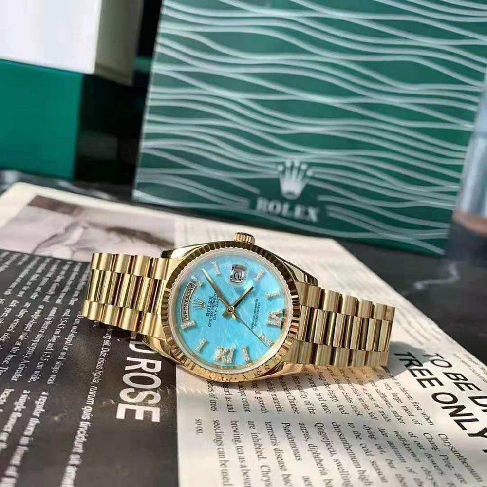 Rolex Women More Day-Date Technical Details 36 mm in 18 Yellow Gold-Blue (3)