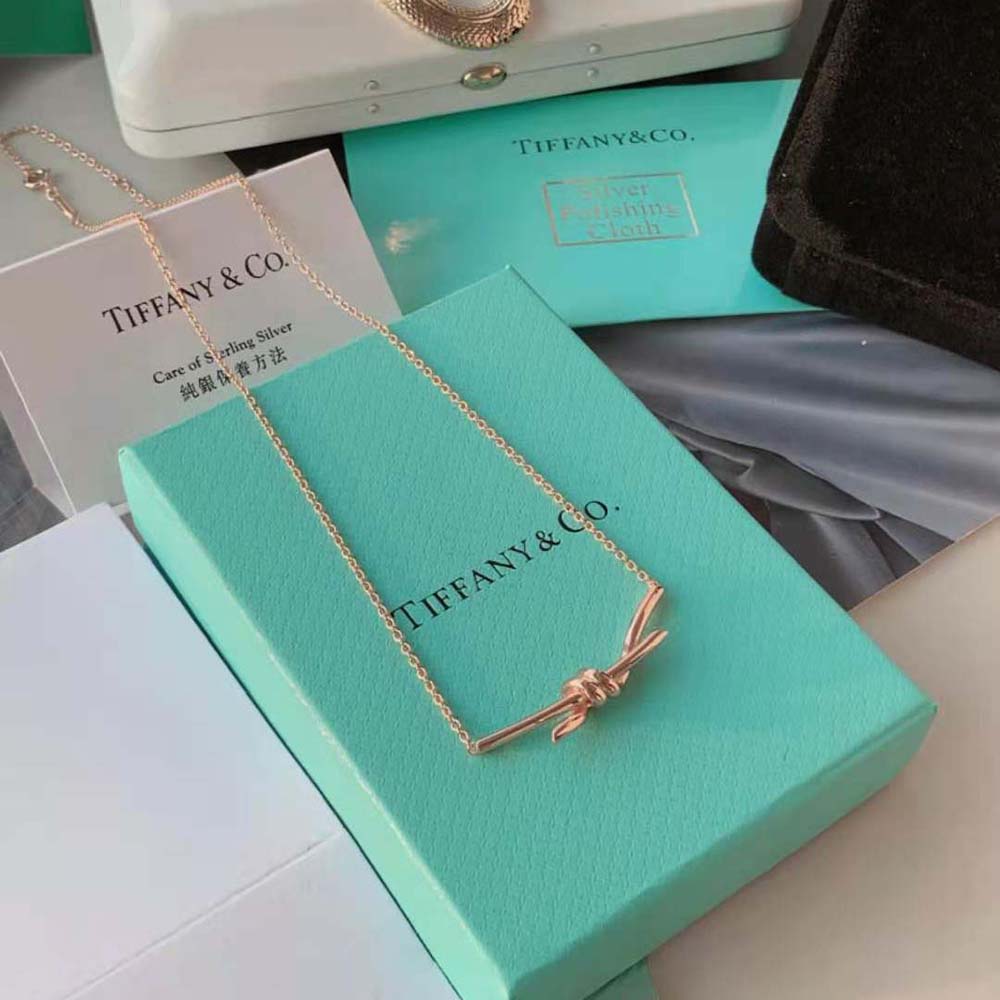 Tiffany Knot Pendant in Rose Gold (5)