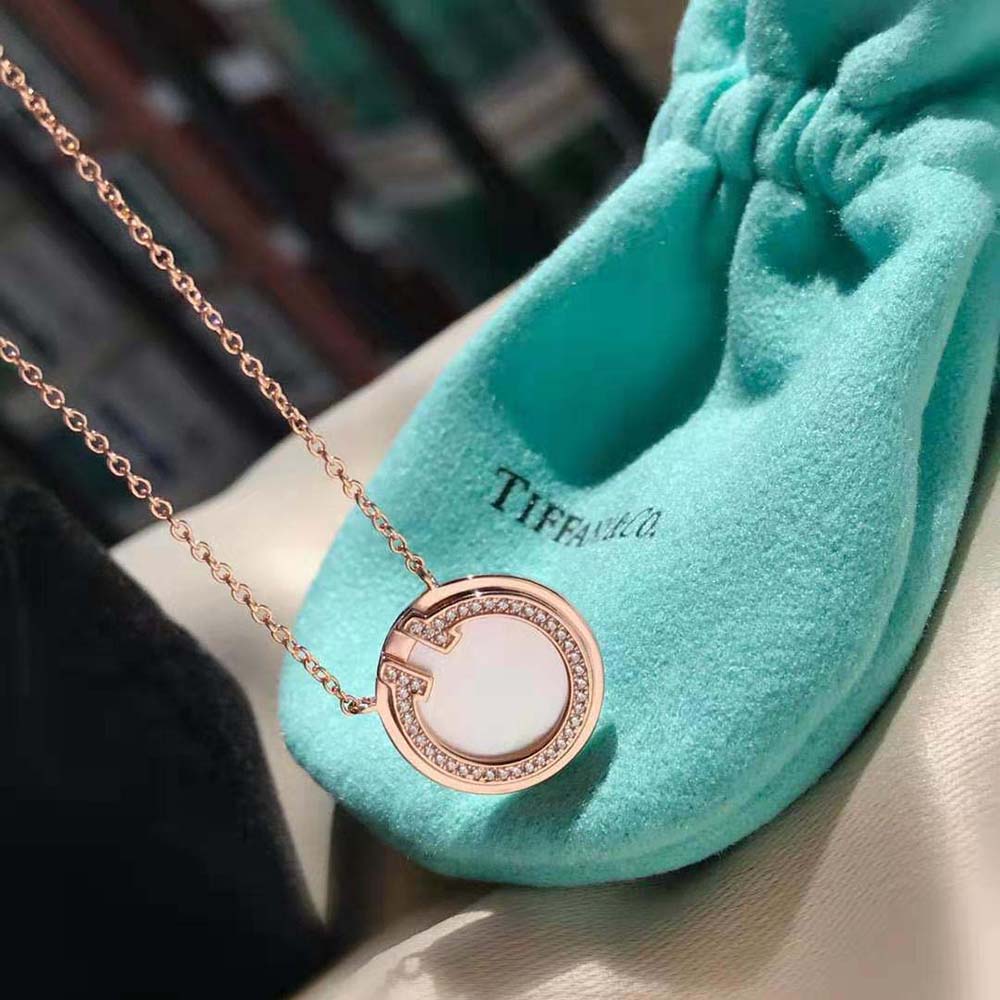 Tiffany T Diamond and Mother-of-pearl Circle Pendant in Rose Gold with Mother-of-pearl (13)